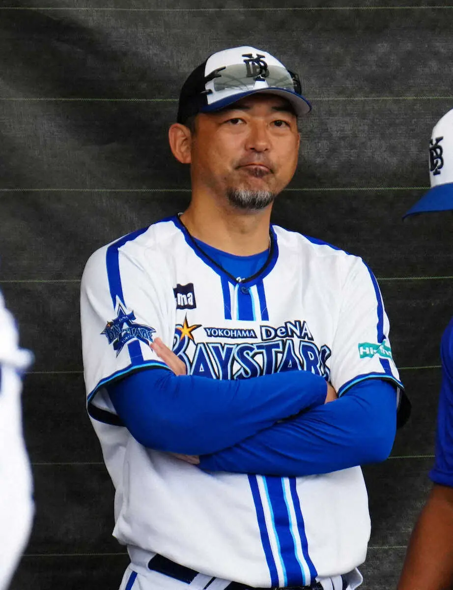 DeNA「98年組」解散！斎藤投手コーチ退任の意向　2軍監督には青山巡回コーチが就任へ
