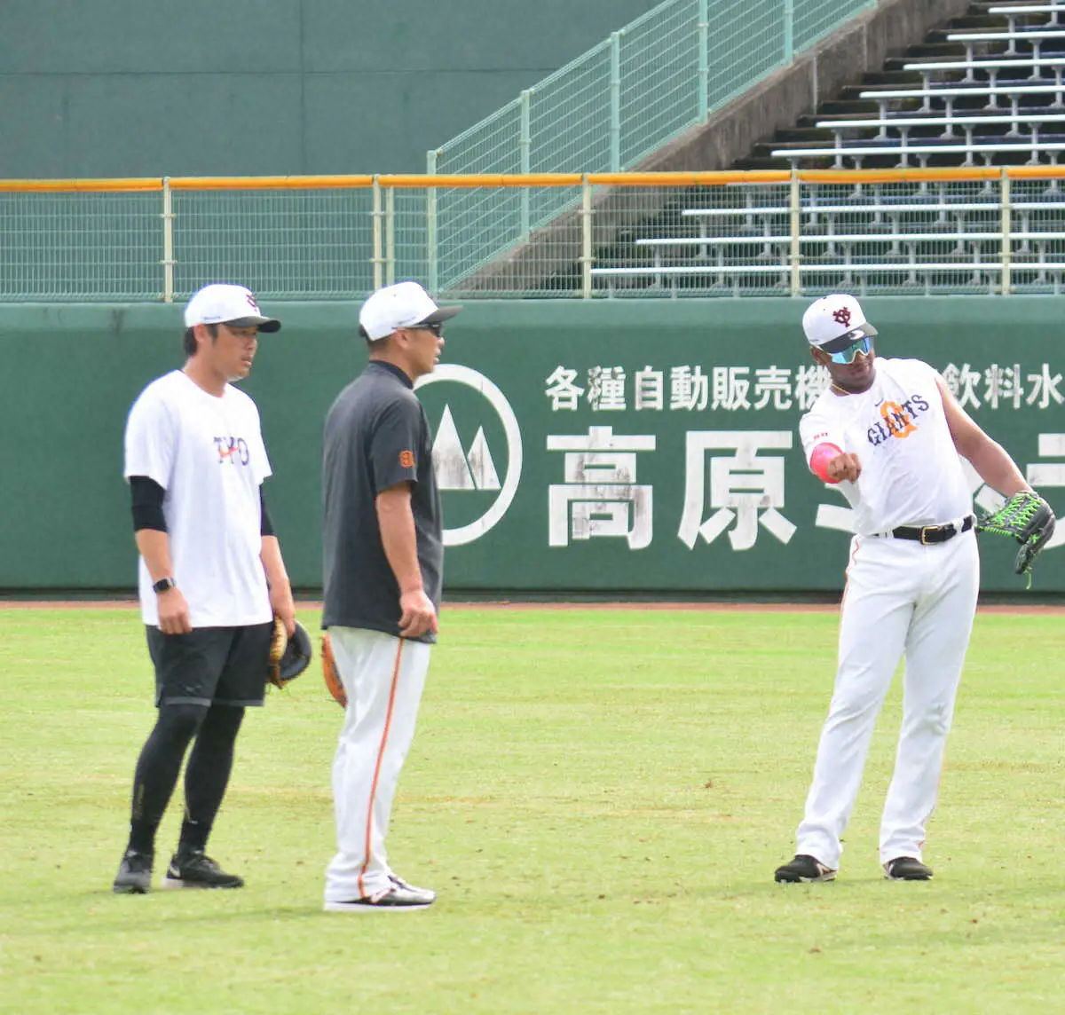 巨人・阿部監督がウォーカーにエール「ポランコとホームラン争いをしてほしい」