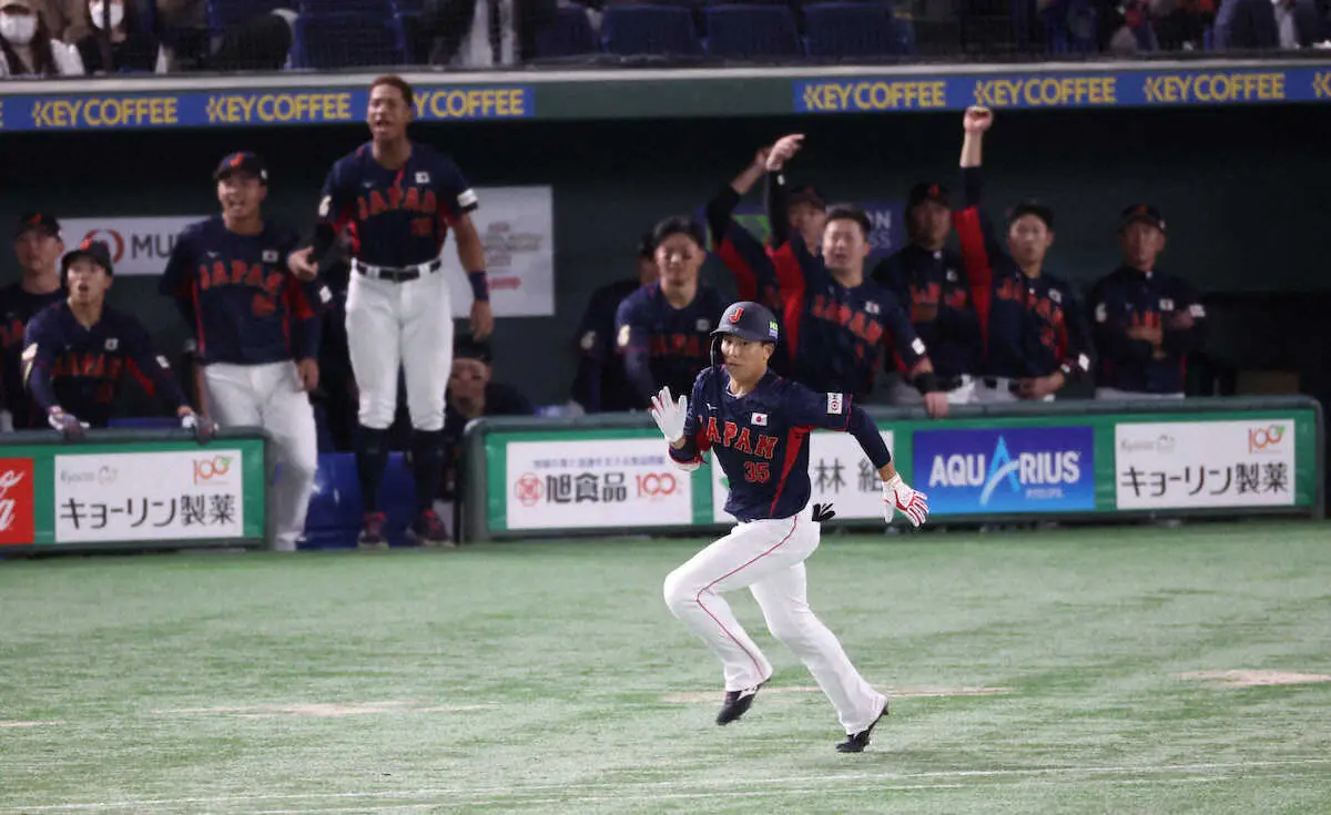 アジアプロ野球チャンピオンシップ＜台湾・日本＞6回、二塁打を放つ門脇　（撮影・白鳥　佳樹）