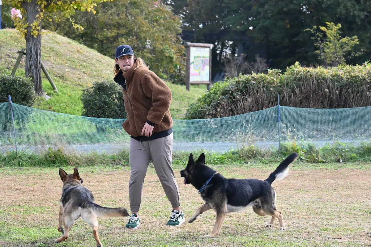 西武・高橋光成が捜索救助犬訓練施設訪問「1試合でも多く投げてサポートできれば」1登板ごとに3万円寄付