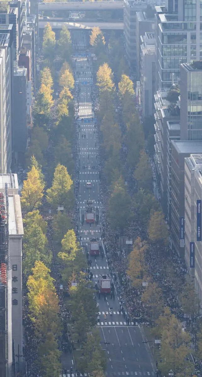 【画像・写真】阪神&オリVパレードに100万人が祝福の嵐　2球団の同日開催は初