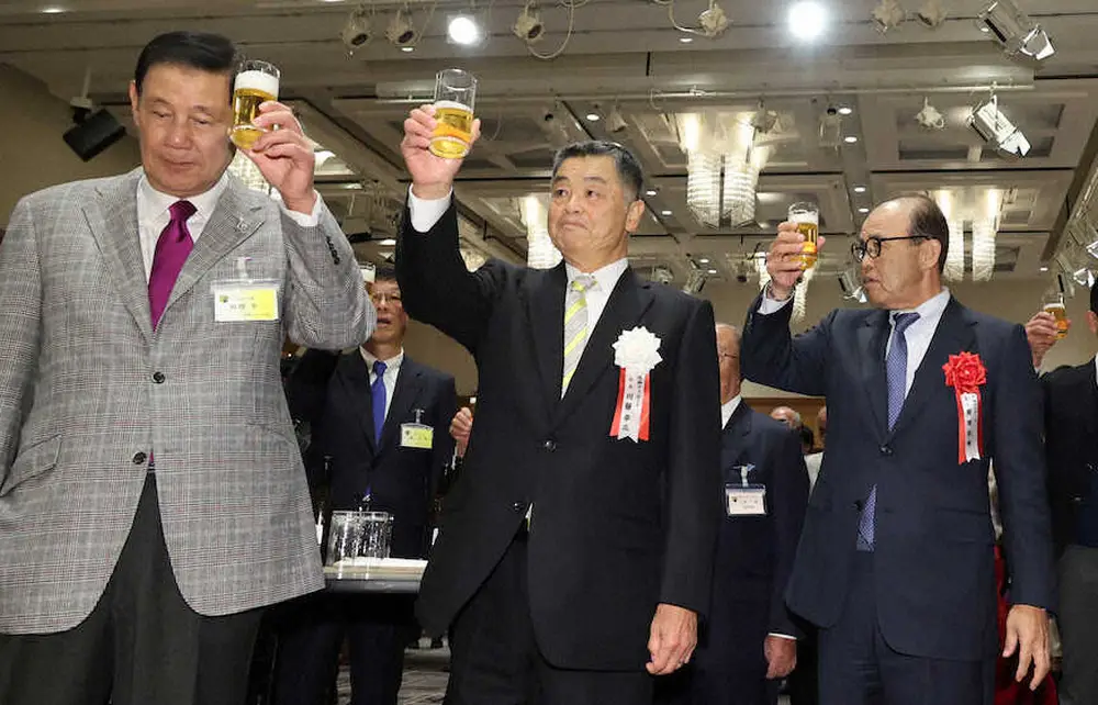 4年ぶりに阪神OB会総会・懇親会　チームの日本一に川藤会長「みんなで祝いたい。いい酒を飲もう」
