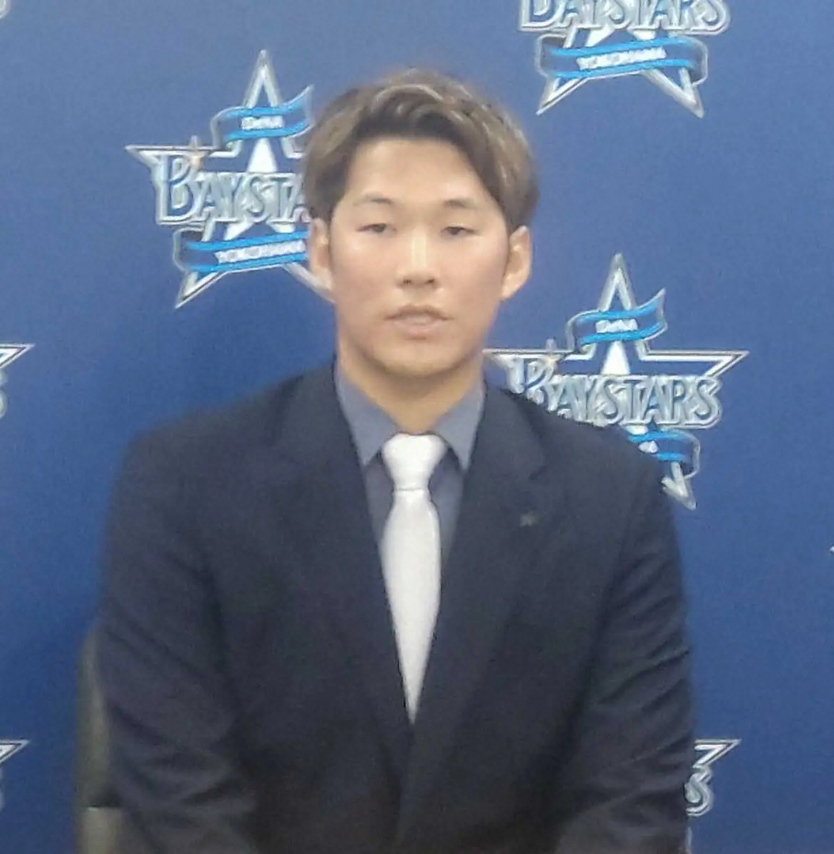 DeNA移籍1年目の京田が現状維持で契約更改「来季はショートでレギュラー目指す」