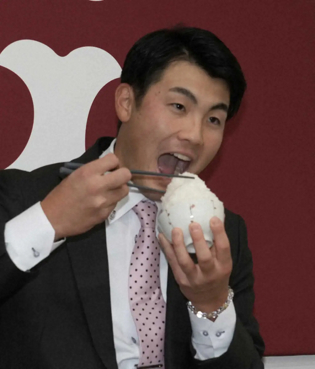 巨人・菊地が2300万円増の年俸3000万円でサイン　来季は「日本一のために143試合投げる準備を」