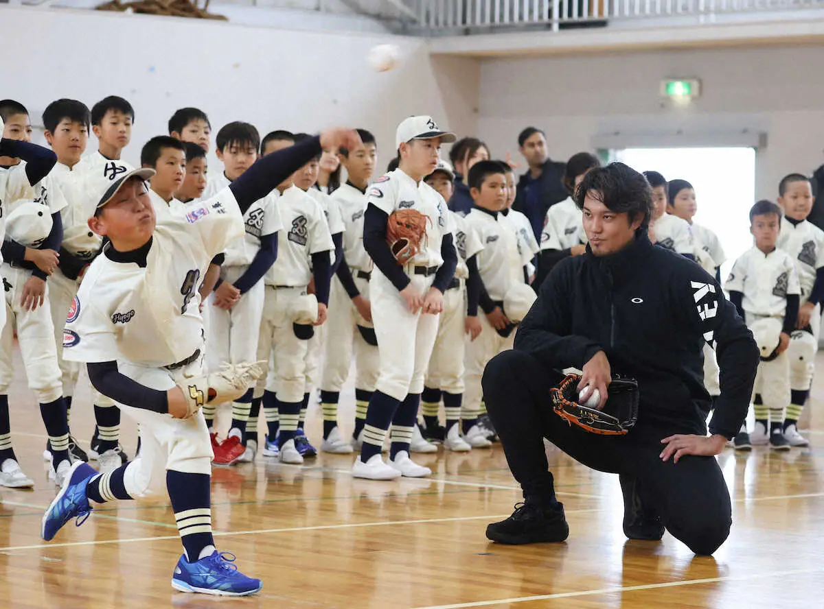 藤浪が兵庫・宝塚で野球教室　小学生に伝えたメッセージ「まず野球を好きになってほしい」