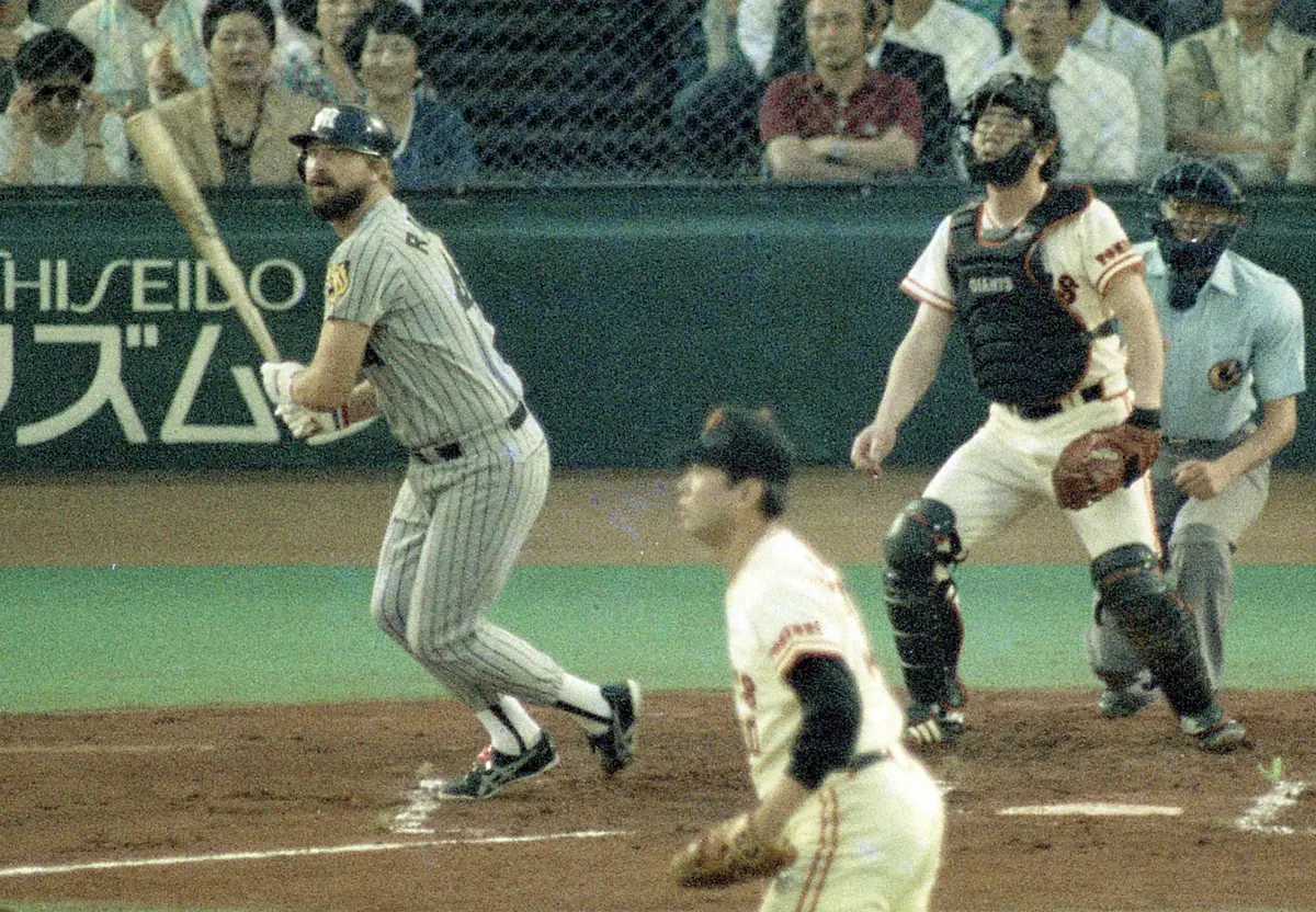 86年6月26日の一戦で、阪神のランディ・バースが、巨人・江川から7試合連続本塁打を放つ