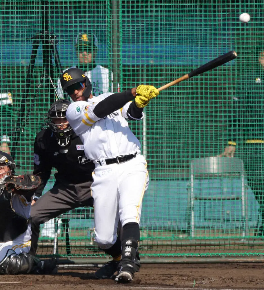 ソフトBウォーカー「どんなヒットでもうれしい」　初打席初球いきなり初ヒット&初打点