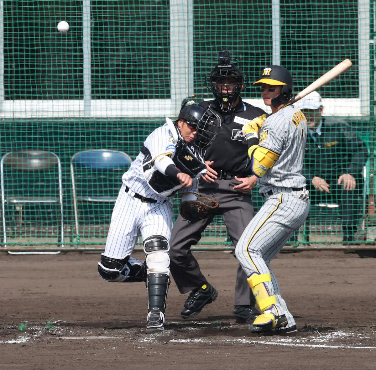 阪神・梅野　183日ぶり実戦で攻守に躍動“バズーカ”発動で制球に苦しむ鈴木救った「それが捕手の仕事」