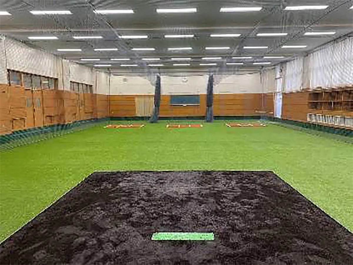“球都”桐生に閉校を利用した野球ラボ開設　体育館が室内練習場に　最先端かつ多様な施設
