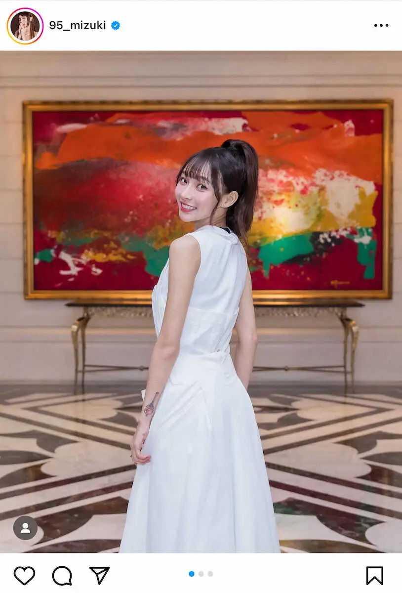 フォロワー181万以上の大人気台湾チア　純白ドレスショット！「完全にお姫様」「美しすぎる」の声