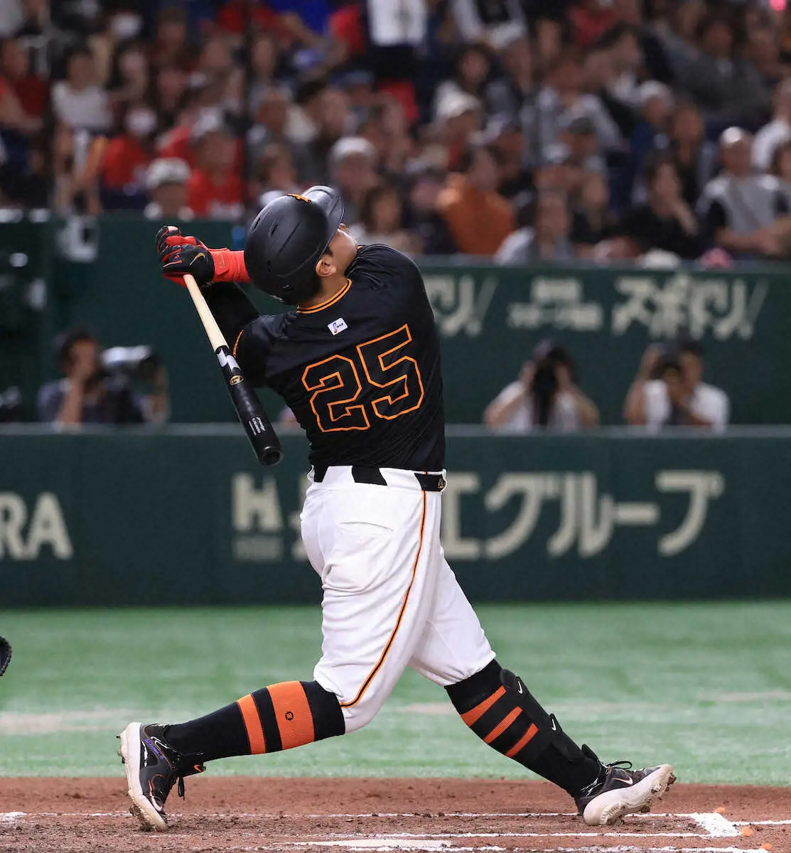 巨人・岡本和　打球が東京ドームの天井に…エンタイトル二塁打「一生あるかないかのところに」