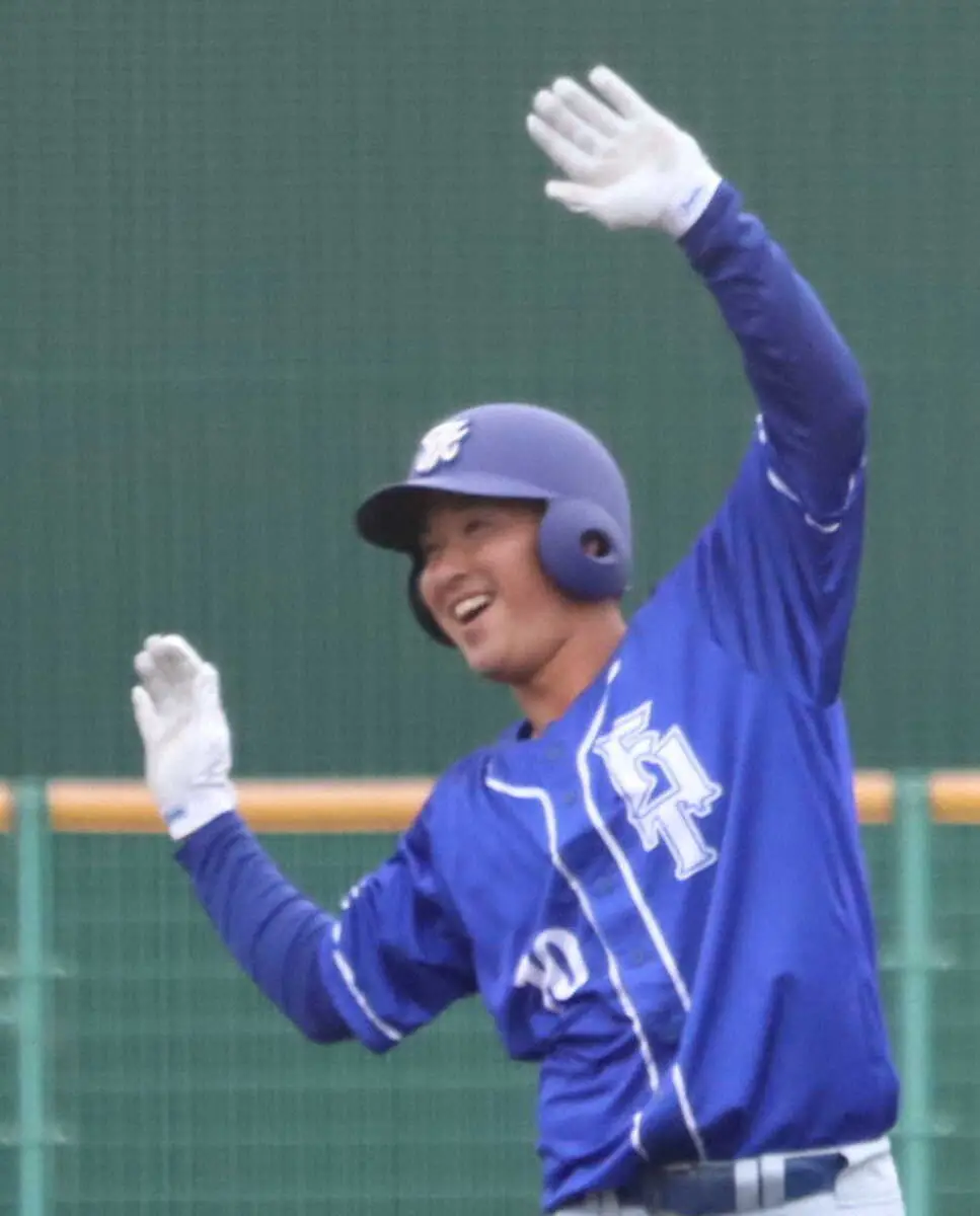 【福岡六大学野球】福工大が今季初勝利　主将・岩切が満塁走者一掃の二塁打で“キケポーズ”