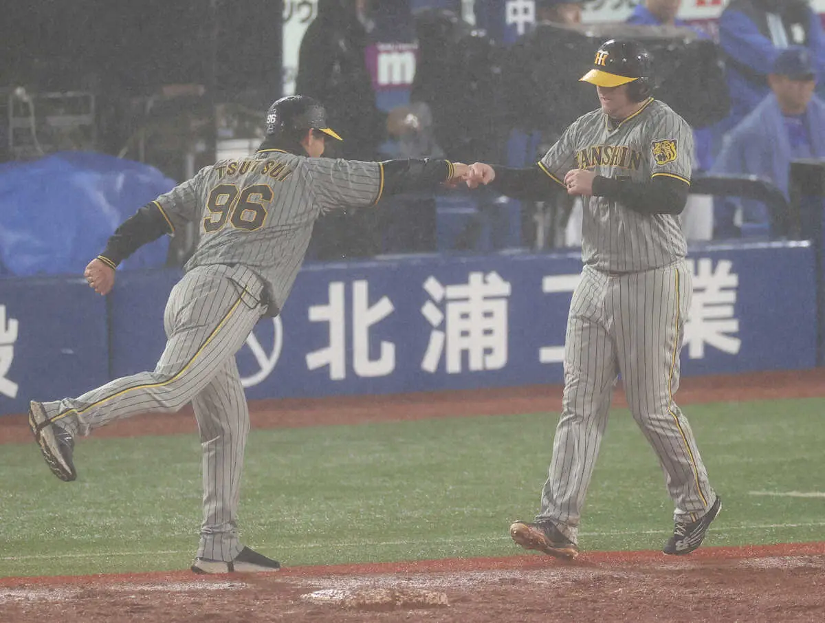 ＜D・神＞9回、阪神・ノイジーは勝ち越しの押し出しの四球を選ぶ（撮影・平嶋　理子）