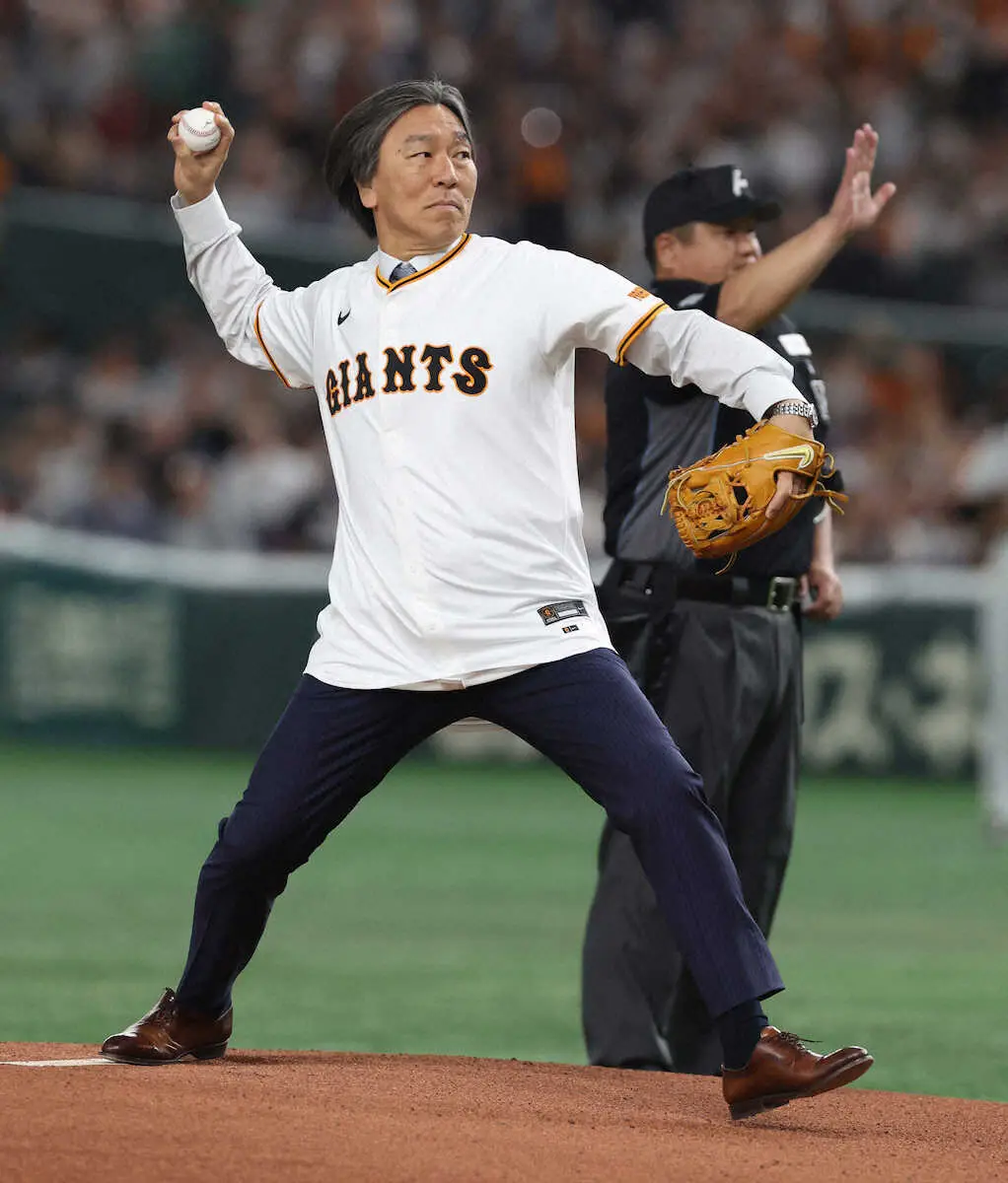 松井秀喜さんが始球式　「長嶋茂雄デー」で見事な投球　恩師の名は「200年経っても語り継がれる」