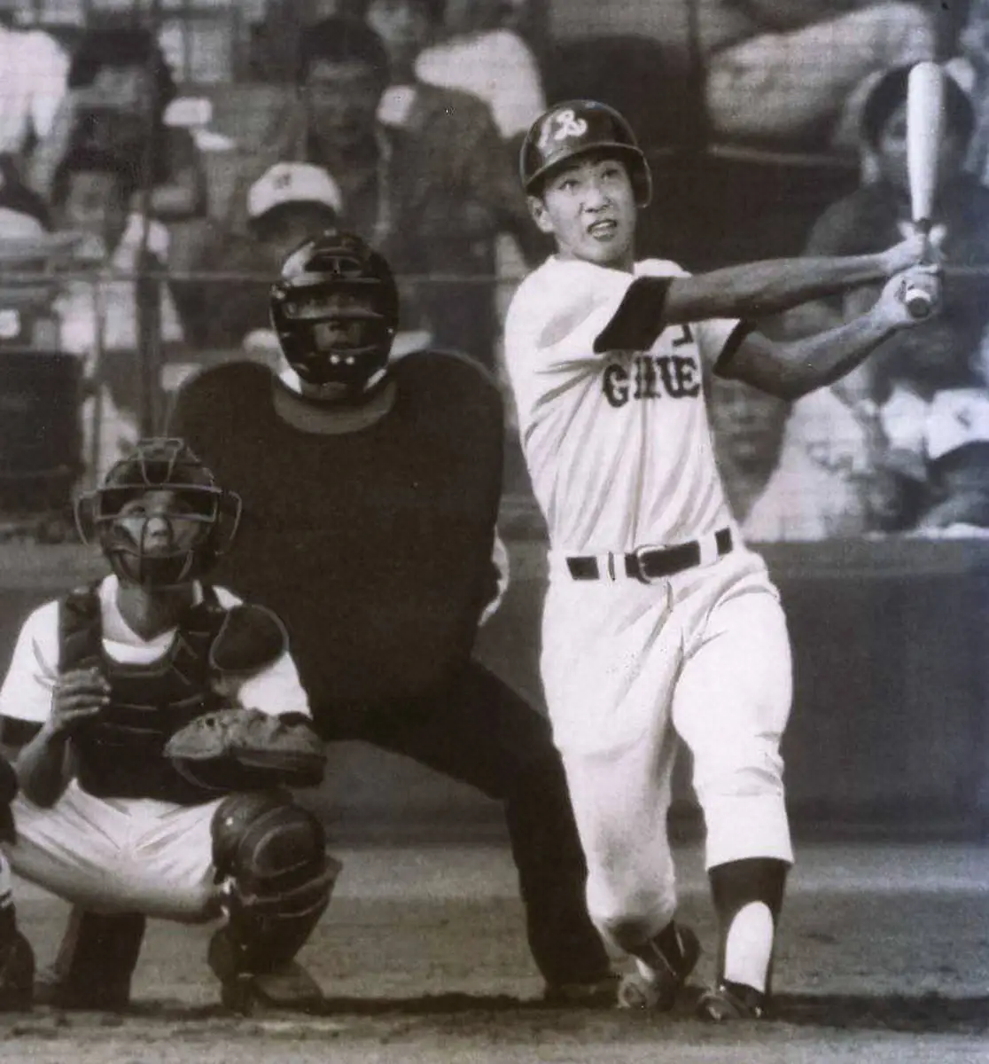 １９８４年夏の甲子園・享栄戦の９回、左中間に本塁打を放つＰＬ学園・清原和博内野手