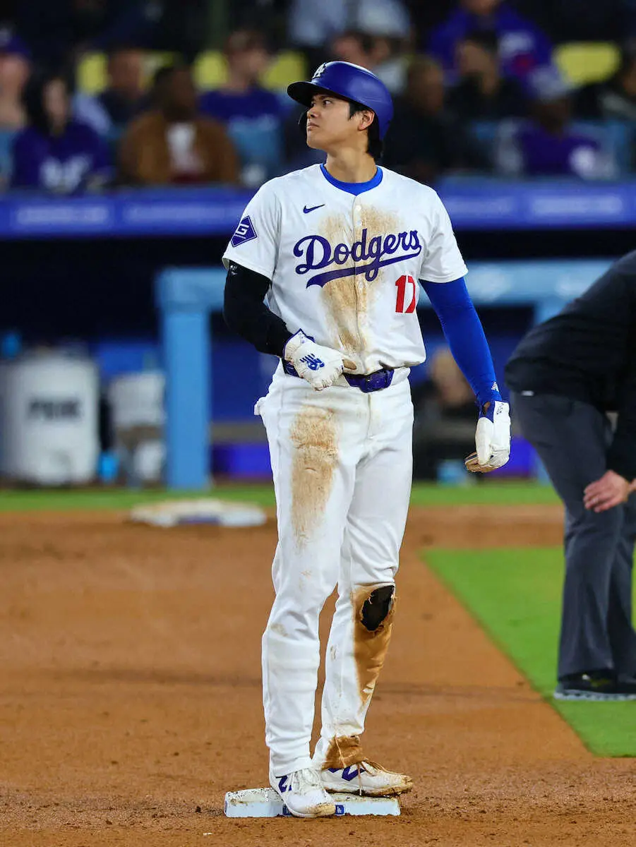 大谷翔平　今季3度目1試合2盗塁でビリビリに破れた薄いユニホームがSNSで話題「なんとかしてほしい」