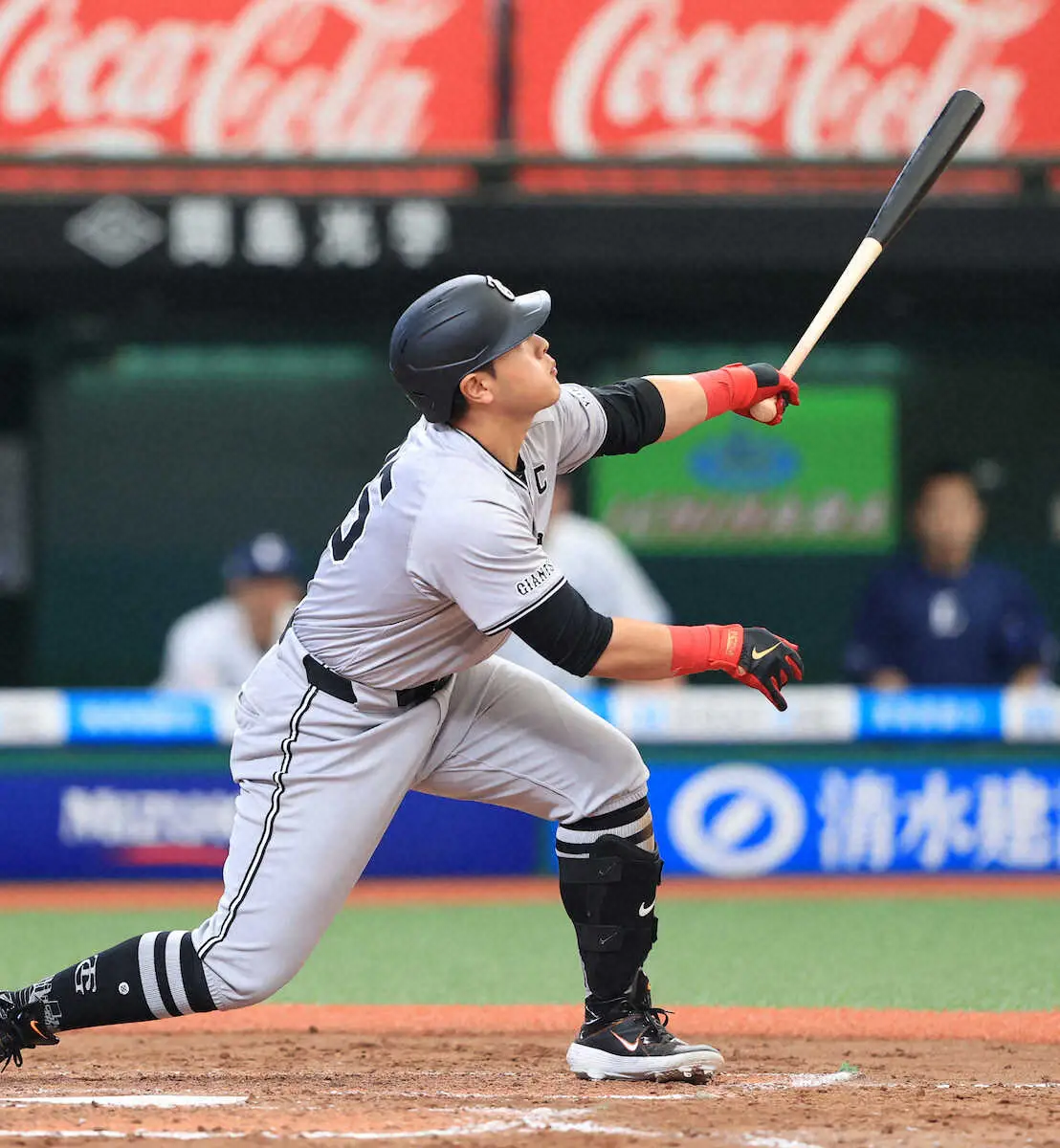 巨人　今季初三塁の岡本和真が2打点　サヨナラ負けも前向く　「明日勝てるように頑張りたい」