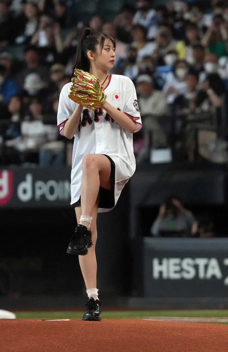 日本ハムファンのモーニング娘。’24の牧野真莉愛が始球式　佑ちゃん流で「凄くいい投球ができた」