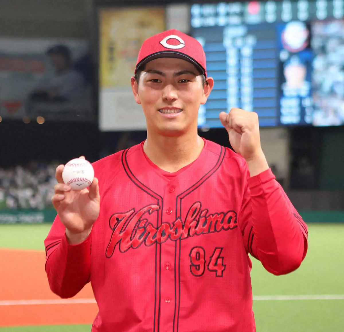 広島・佐藤がプロ初安打　球団初の国立大出身でデビュー2戦目、通算5打席目「いい反応ができた」