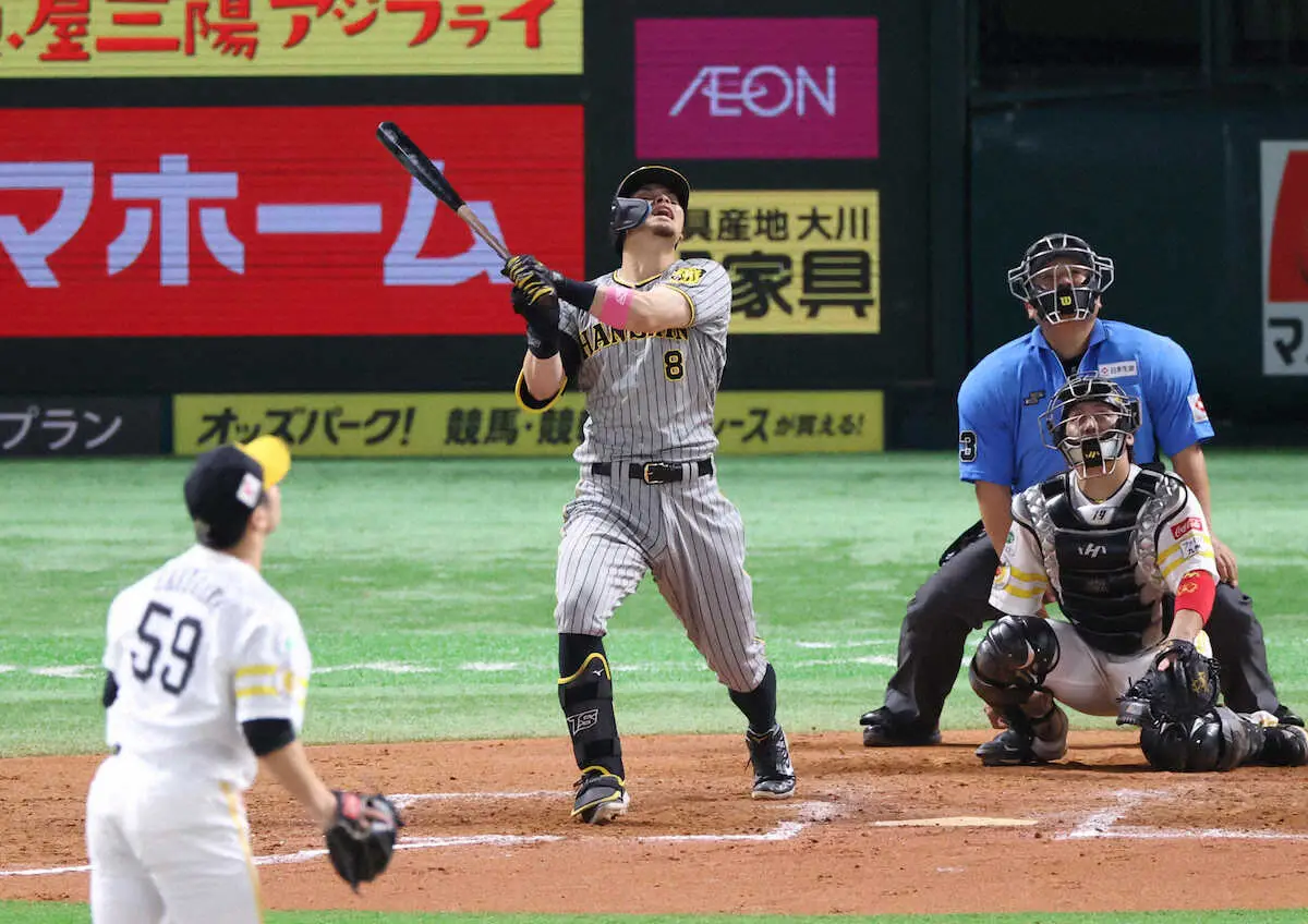 阪神・佐藤輝　今季2度目の4番に光　4・14以来の起用応えた　二塁打でチーム17イニングぶり得点演出