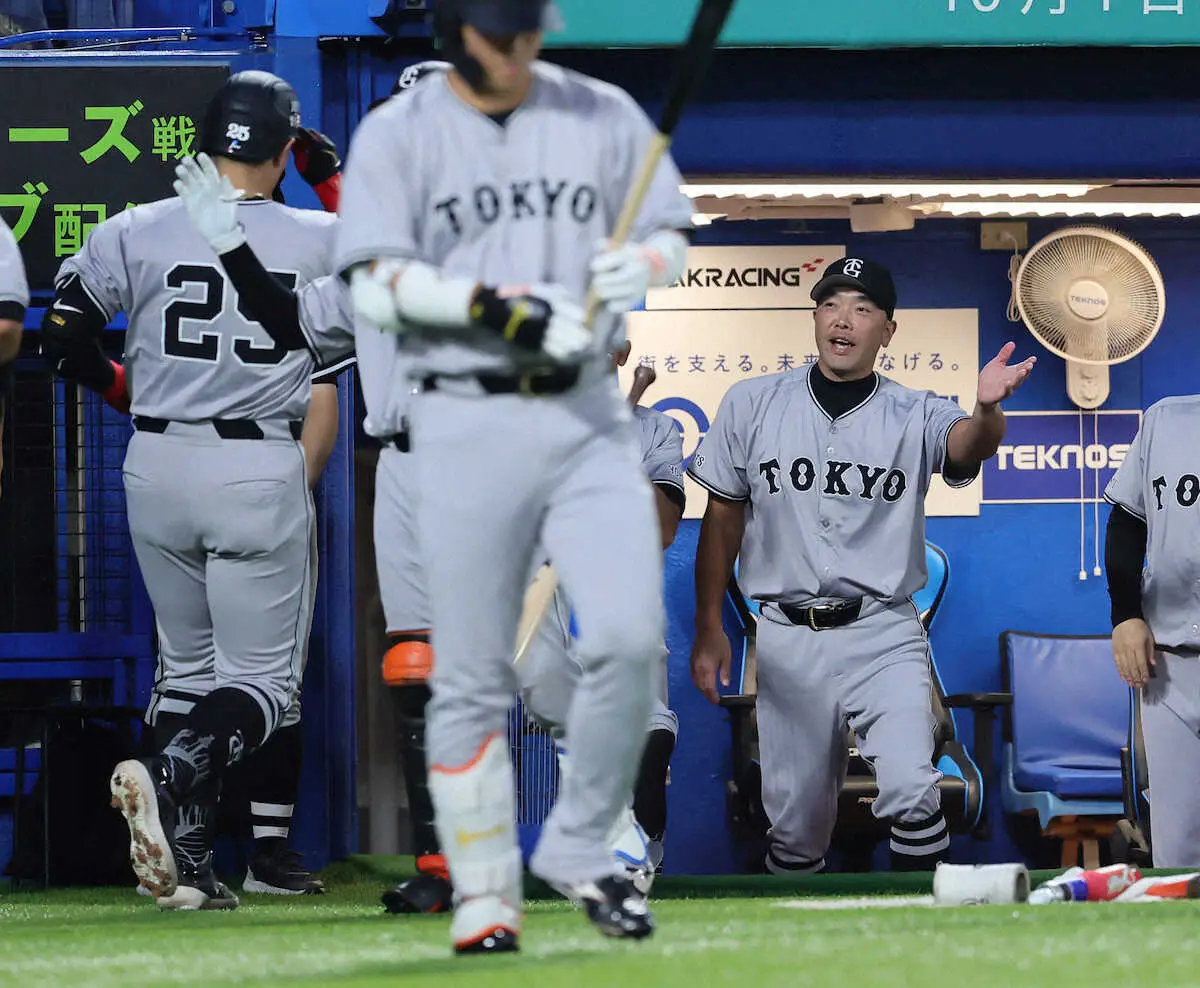 【画像・写真】巨人・阿部監督　3回で怒りの選手交代　チャンスに2打席連続3球三振の萩尾に代えて若林を起用