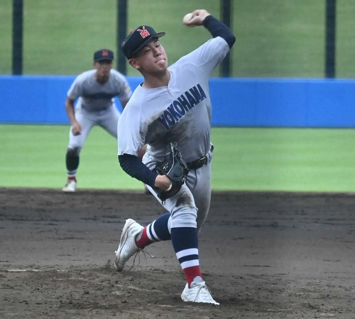 【高校野球】横浜に二刀流スーパー1年生登場！　小野舜友は投げて3回パーフェクト、打っては3安打2打点
