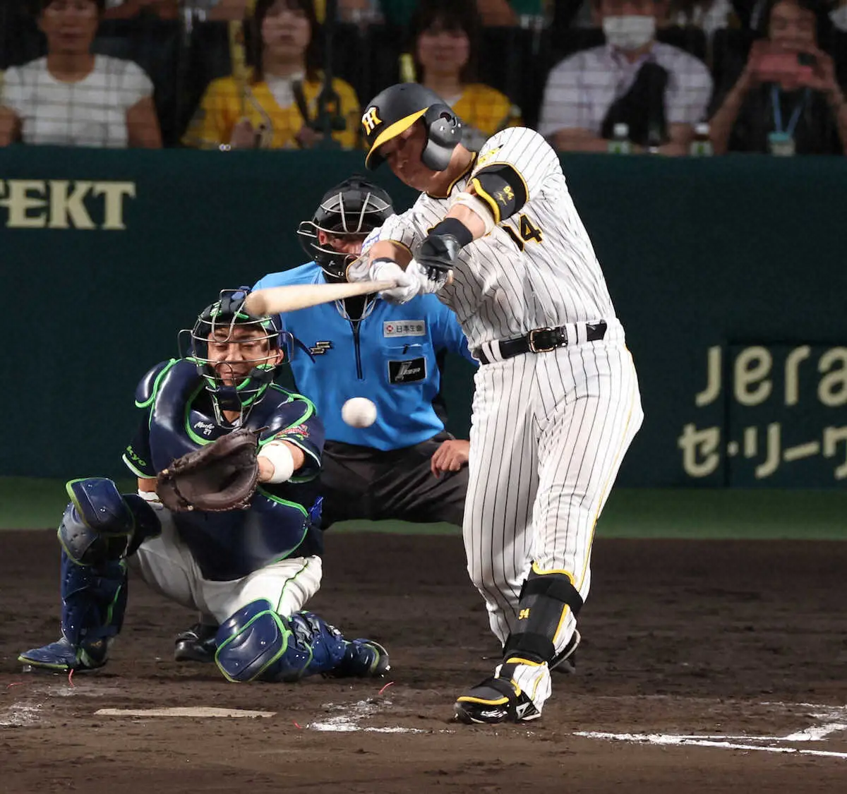 阪神・原口　代打でサヨナラお膳立て　前試合のヒーローが代打で好機拡大打「打った瞬間、落ちてくれと」