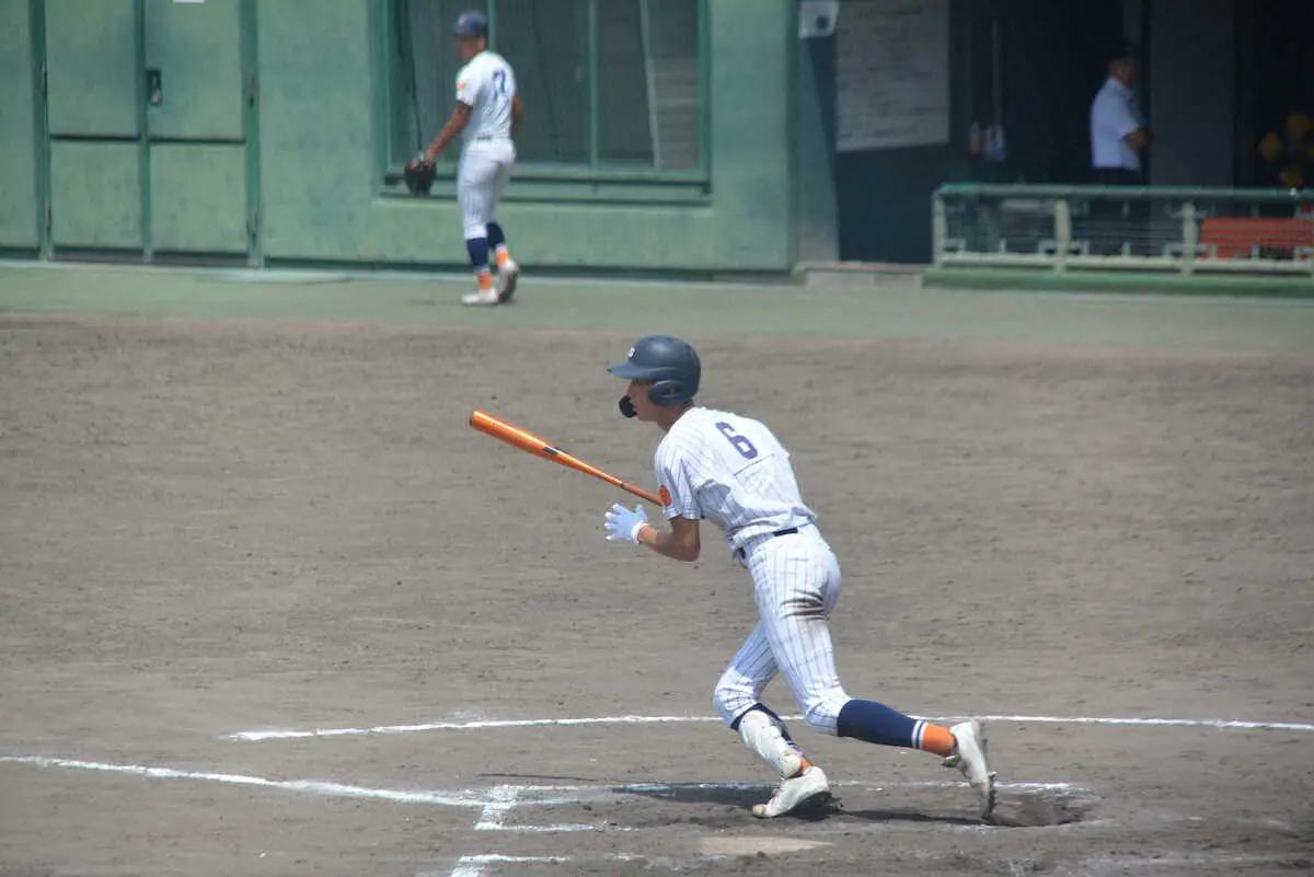 【高校野球】滋賀学園が8強進出　プロ注目で1ｍ84の大型遊撃手・岩井が先制打「いい流れで行けた」