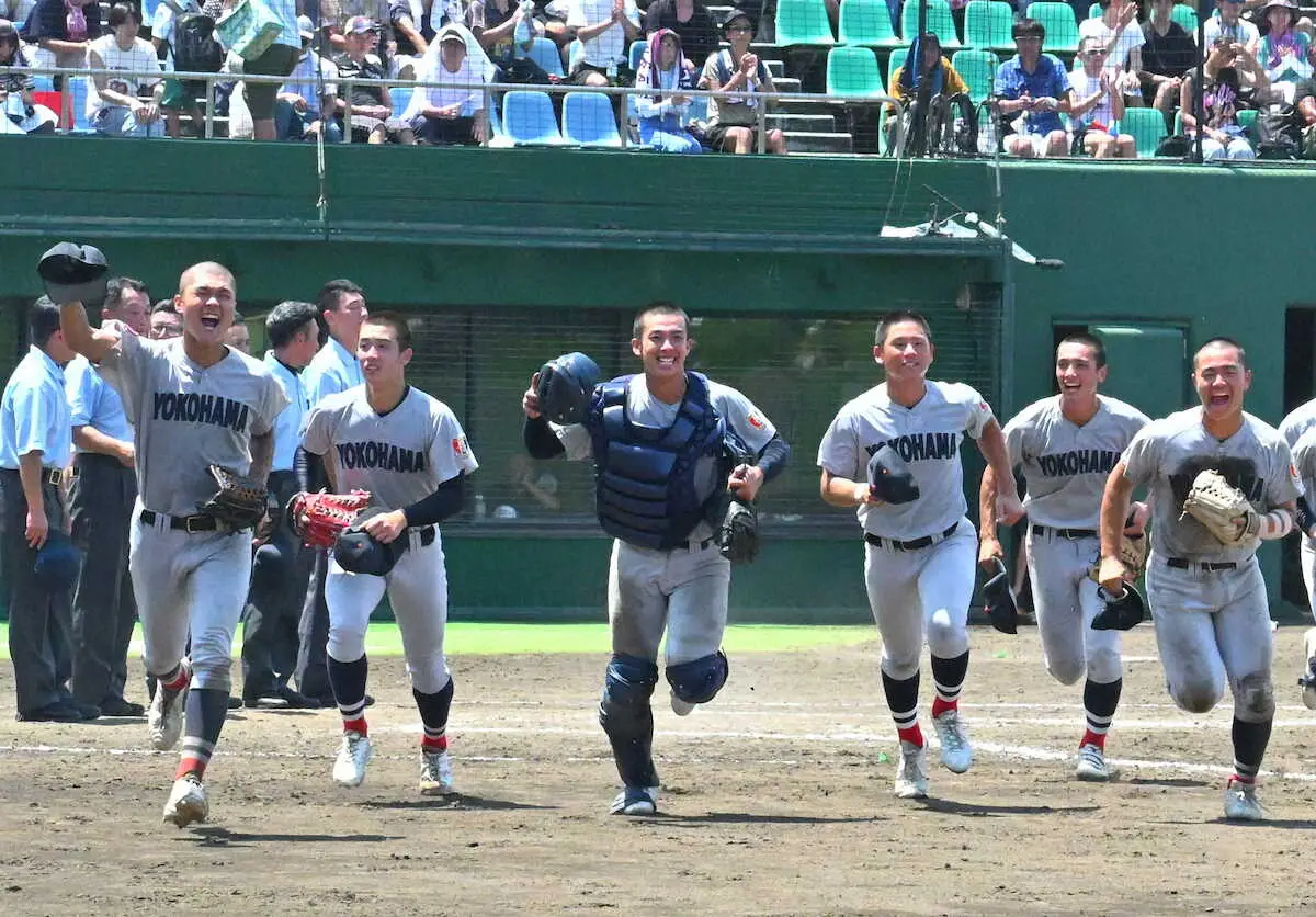 【高校野球】横浜が異例7度の伝令後…打線爆発　村田監督「納得して勝つ！」でナインに火ついた