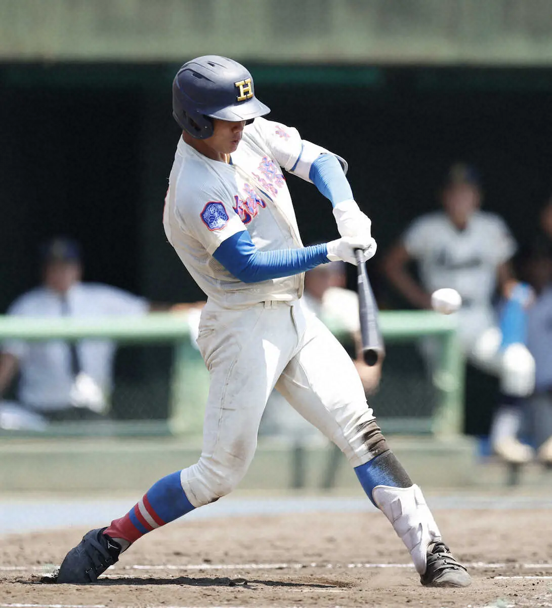 花咲徳栄・石塚　2安打1四球で8強進出貢献　ドラフト上位候補の大型遊撃手