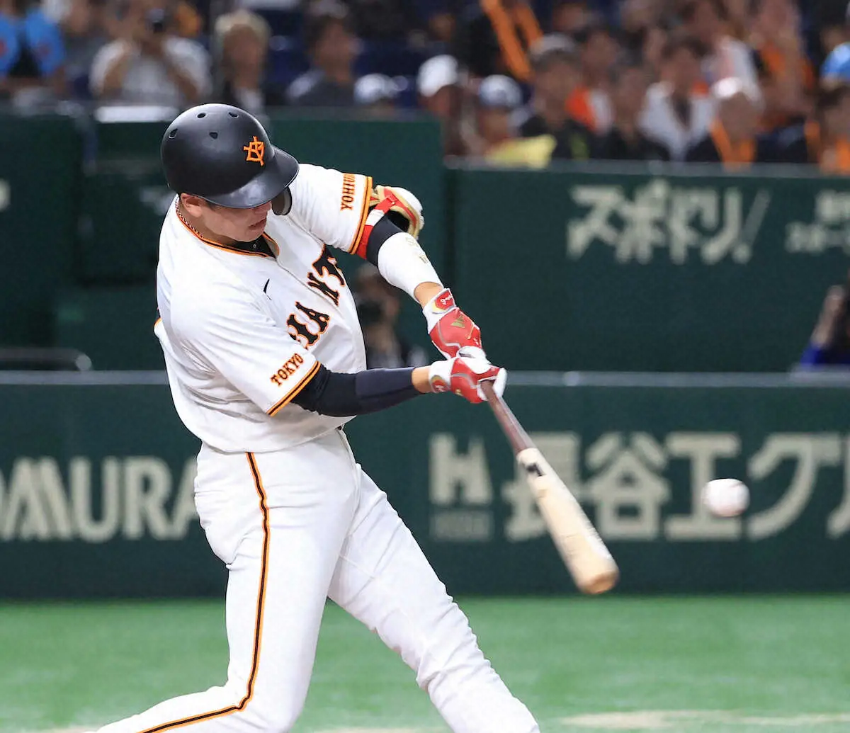 巨人・坂本勇人が岸田の逆転3ランを演出！　5試合ぶりスタメン、第1打席で即二塁打