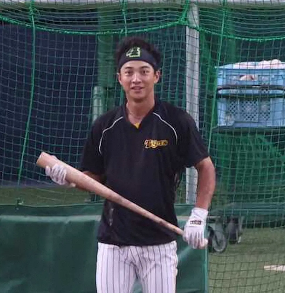 阪神　熊谷がちびっ虎と試合前に交流！　子育て世帯を球場に招待「みんなで楽しく応援して」