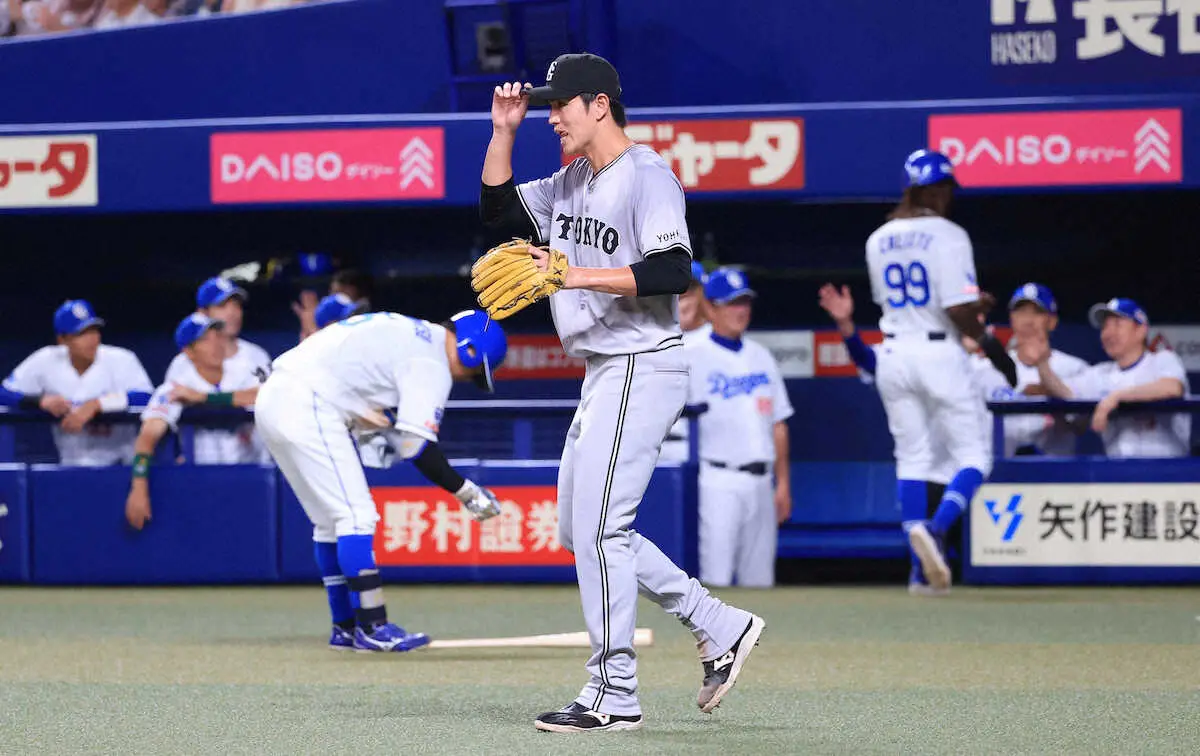 ＜中・巨＞4回、石川昂に適時打されカリステの生還を許した高橋礼　（撮影・西川祐介）