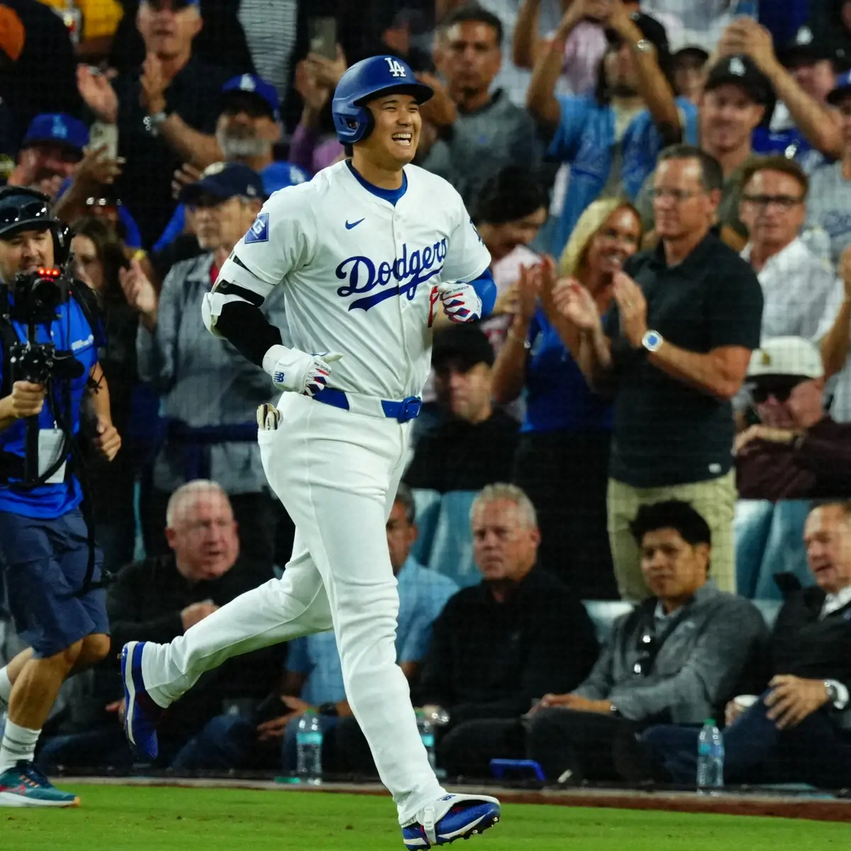 大谷翔平「何か見せてよ」新加入右腕フラーティのおねだりに特大弾　移籍後本拠初勝利をプレゼント