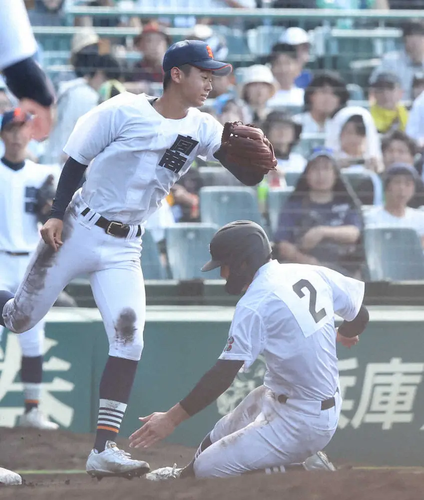 【甲子園】中京大中京　聖地で駆け回った背景に元中日・荒木氏の教え