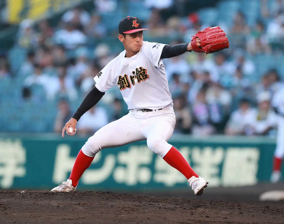 ＜創成館・白樺学園＞3回、好投する創成館・村田（撮影・中辻　颯太）