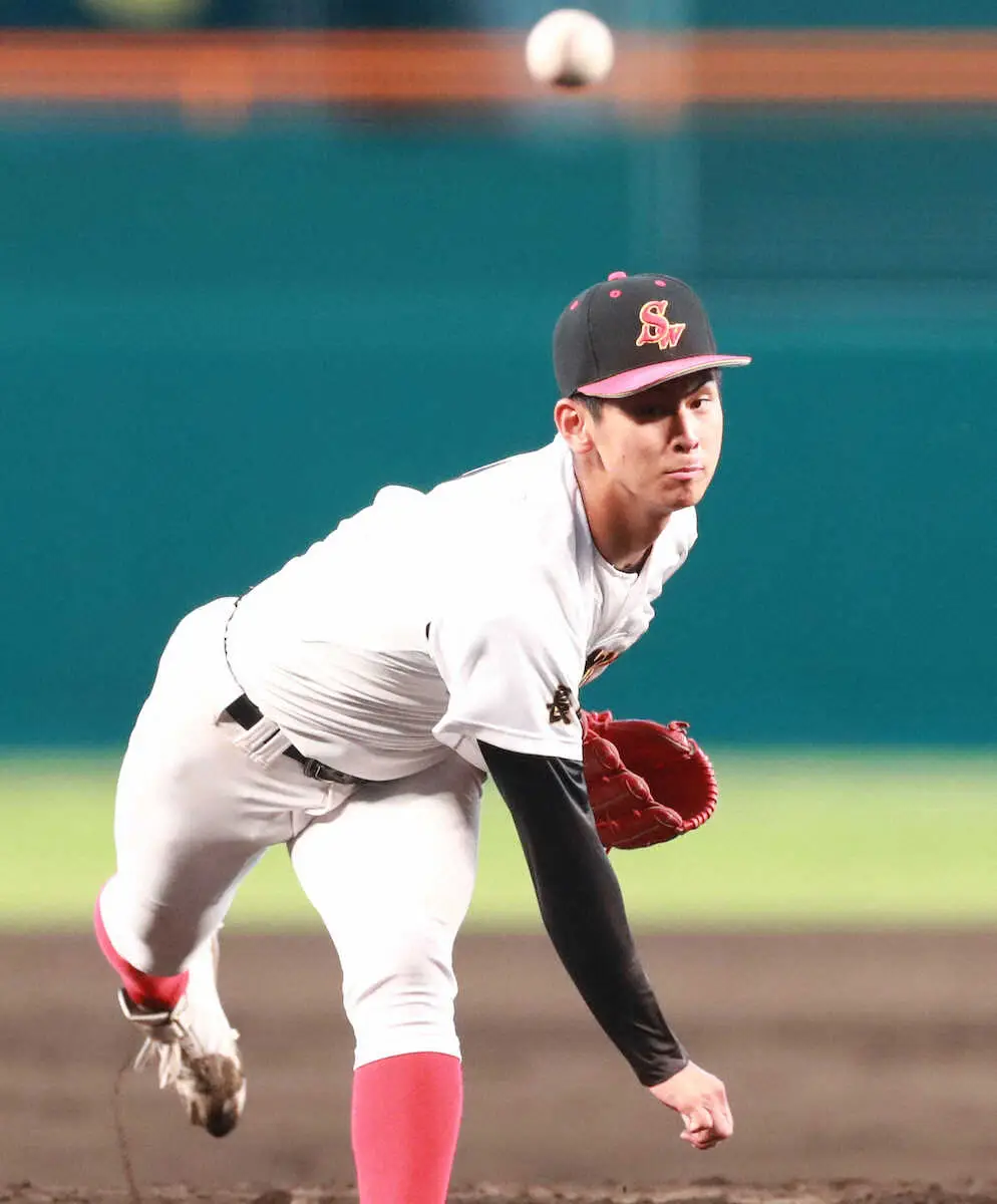 ＜創成館・白樺学園＞完封勝利した創成館・村田（撮影・中辻　颯太）