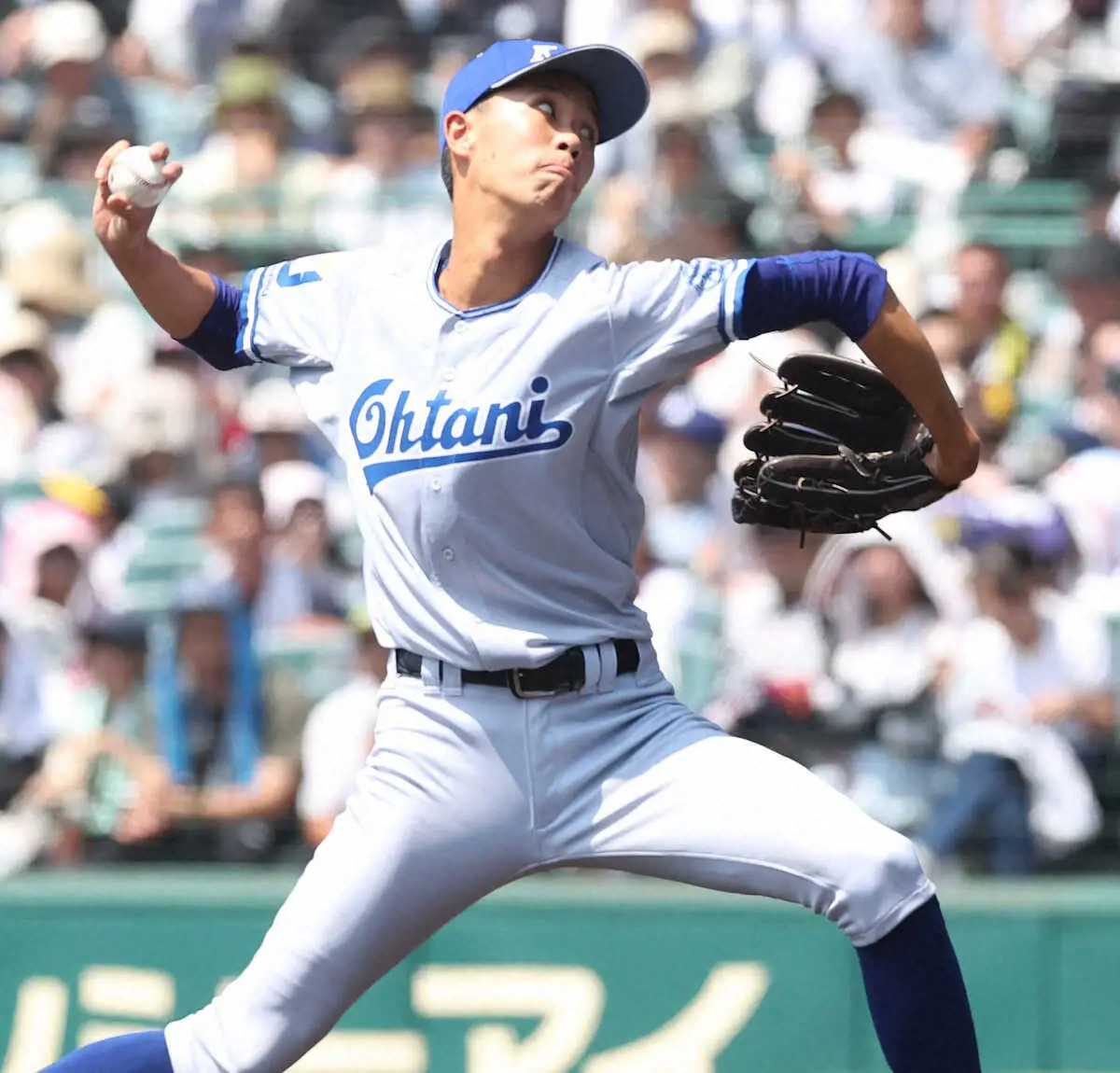 ＜大阪桐蔭・小松大谷＞小松大谷先発の西川（撮影・北條　貴史）