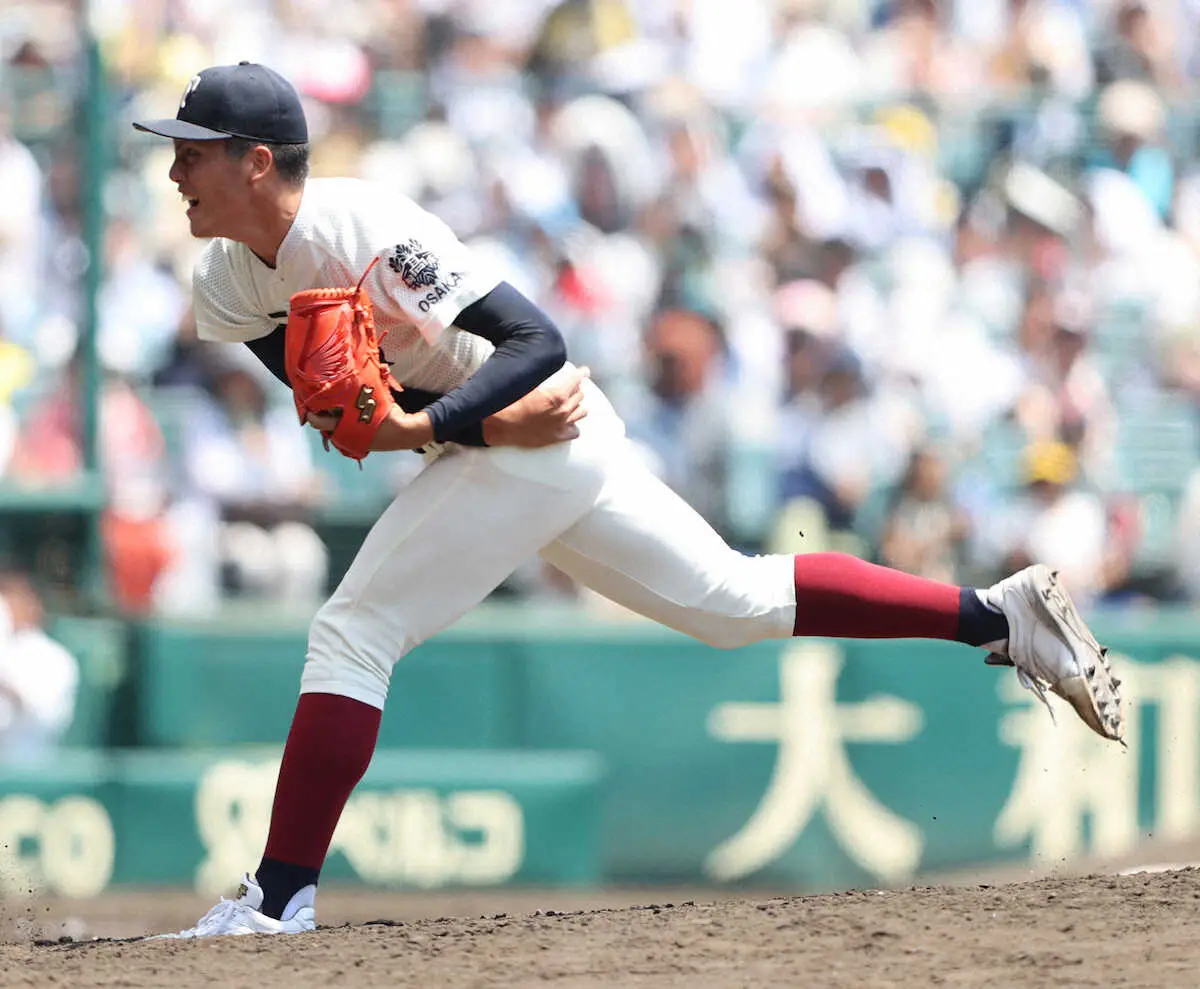 ＜大阪桐蔭・小松大谷＞2番手で登板した大阪桐蔭・平嶋（撮影・大城　有生希）