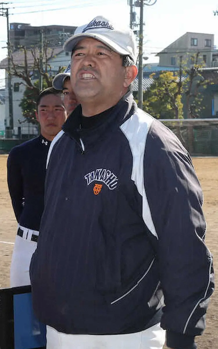 巨人・浅野の母校・高松商の長尾監督「まだ通過点」　年俸1億円になって遠征用のバス買って