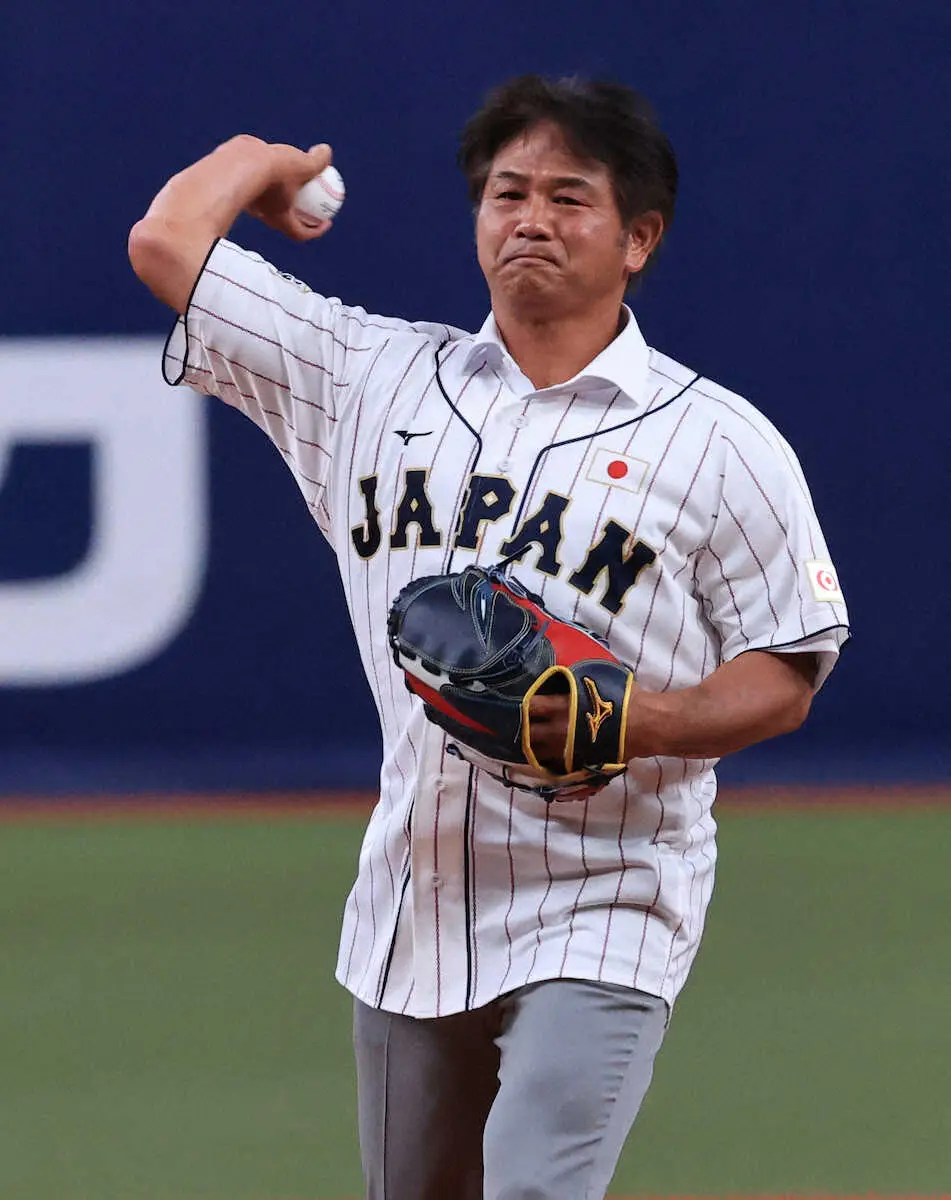 オリックス―楽天戦でオリOBの谷佳知氏が始球式　京セラドーム来訪は「引退以来。懐かしい感じ」