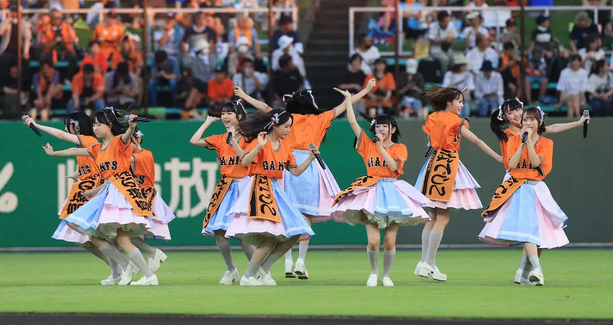 【画像・写真】「高嶺のなでしこ」岐阜出身・東山恵里沙　巨人ーヤクルト戦試合前にパフォ「熱量が全身に…」