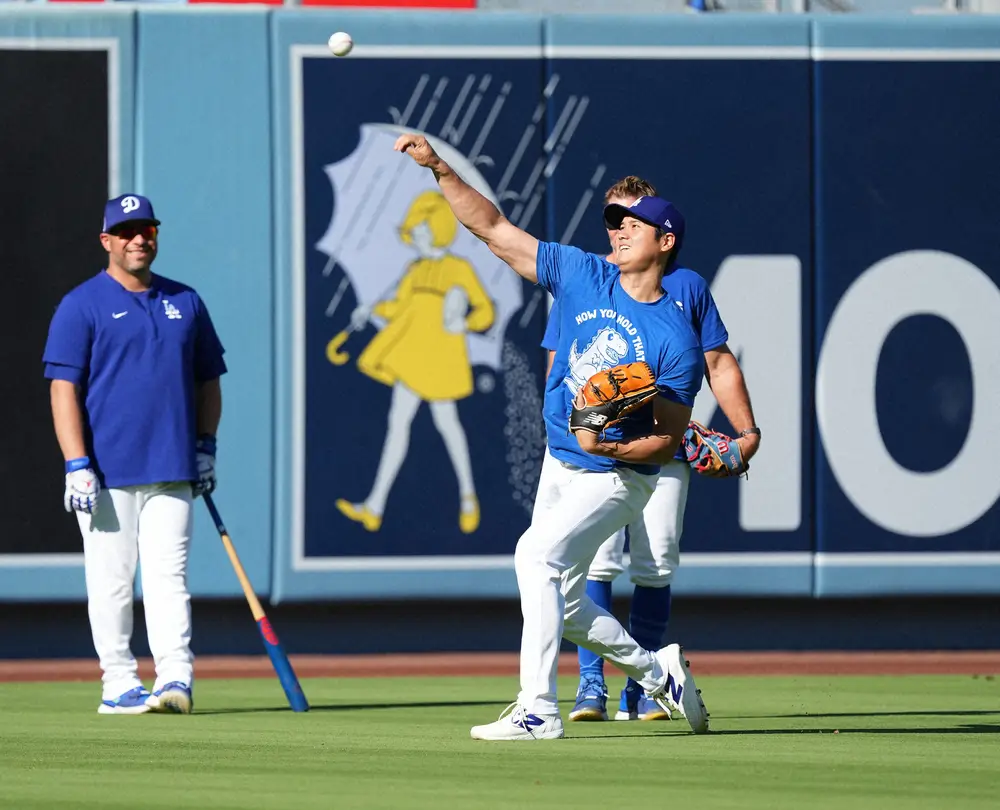 大谷翔平がブルペンで捕手座らせ20球　術後5度目で最多　来季の二刀流復帰へ着々