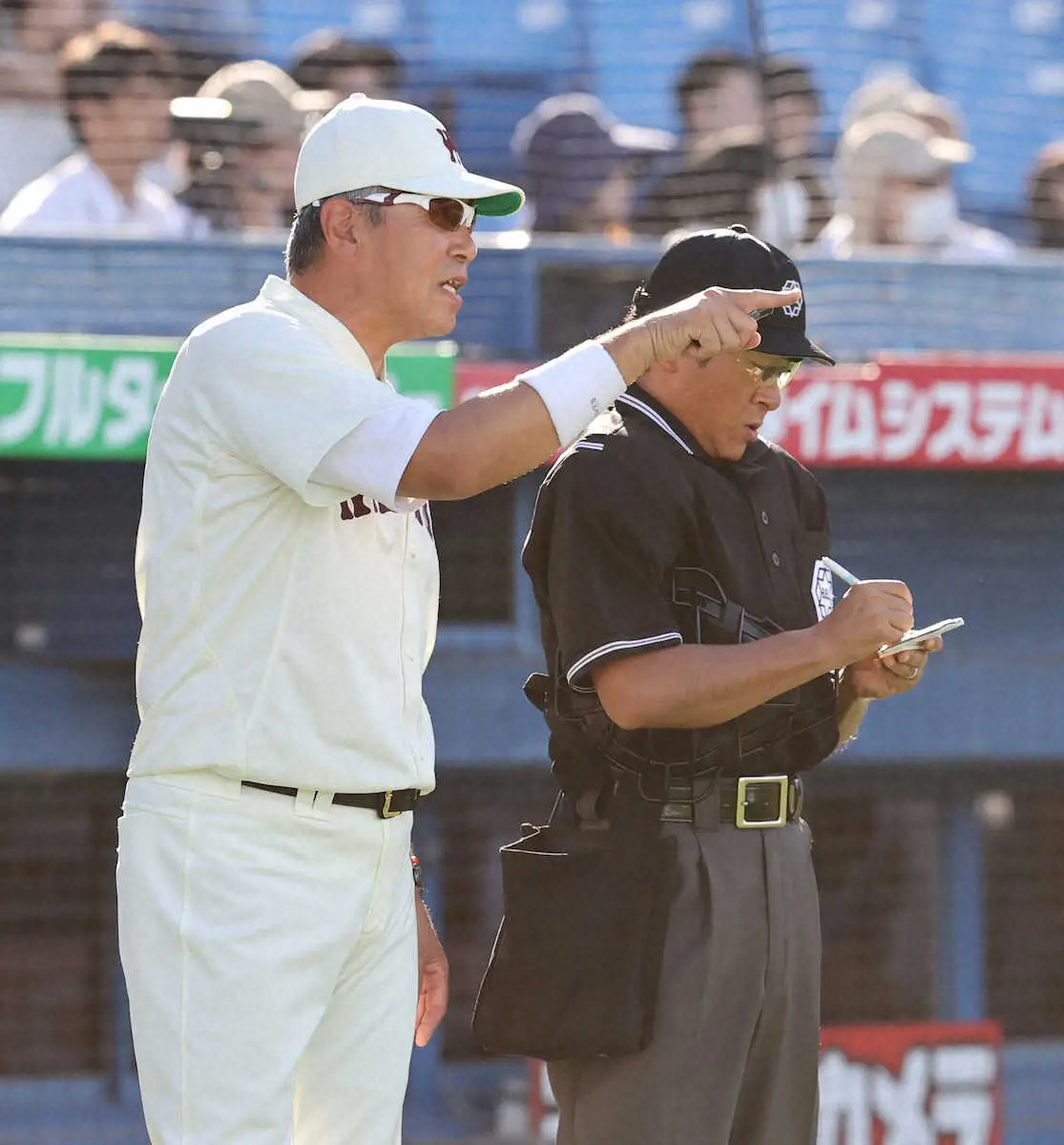 【画像・写真】早大・小宮山監督の誕生日に吉納翼が祝福弾！「朝からいい試合をして監督の誕生日を祝おうと」記念球は…