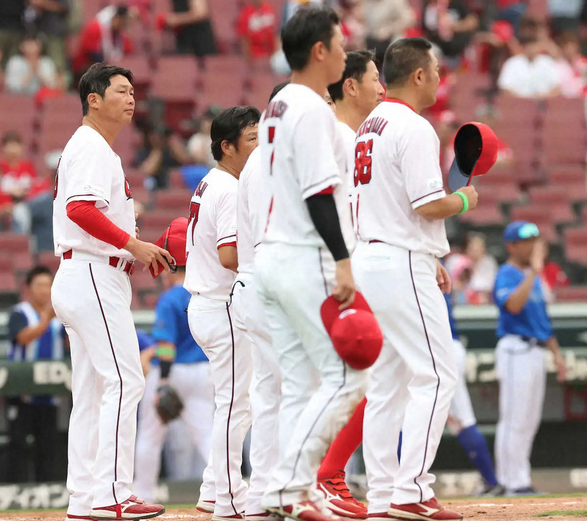 【画像・写真】広島・新井監督　5回6失点KOの森下に「本人も思うところが…また次、期待しています」