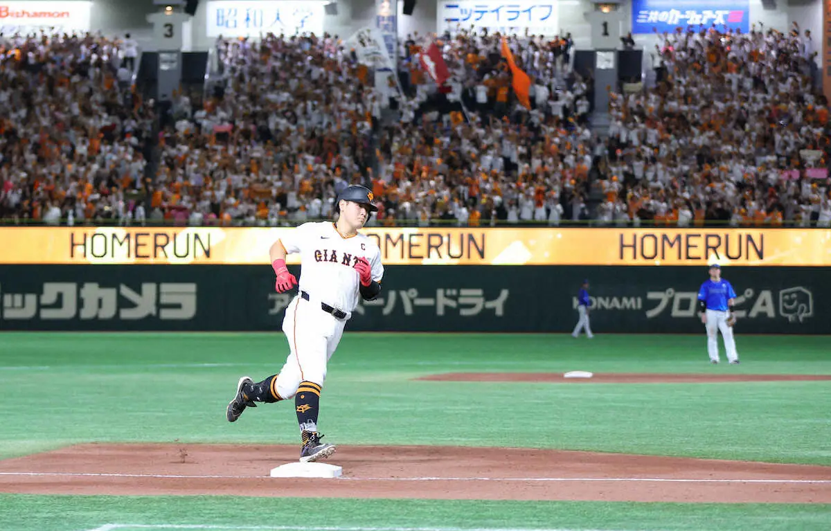 【画像・写真】巨人・岡本和真が25号2ラン！　直近4戦3発　戸郷が5回無失点好投を続けるなかで5点リードに