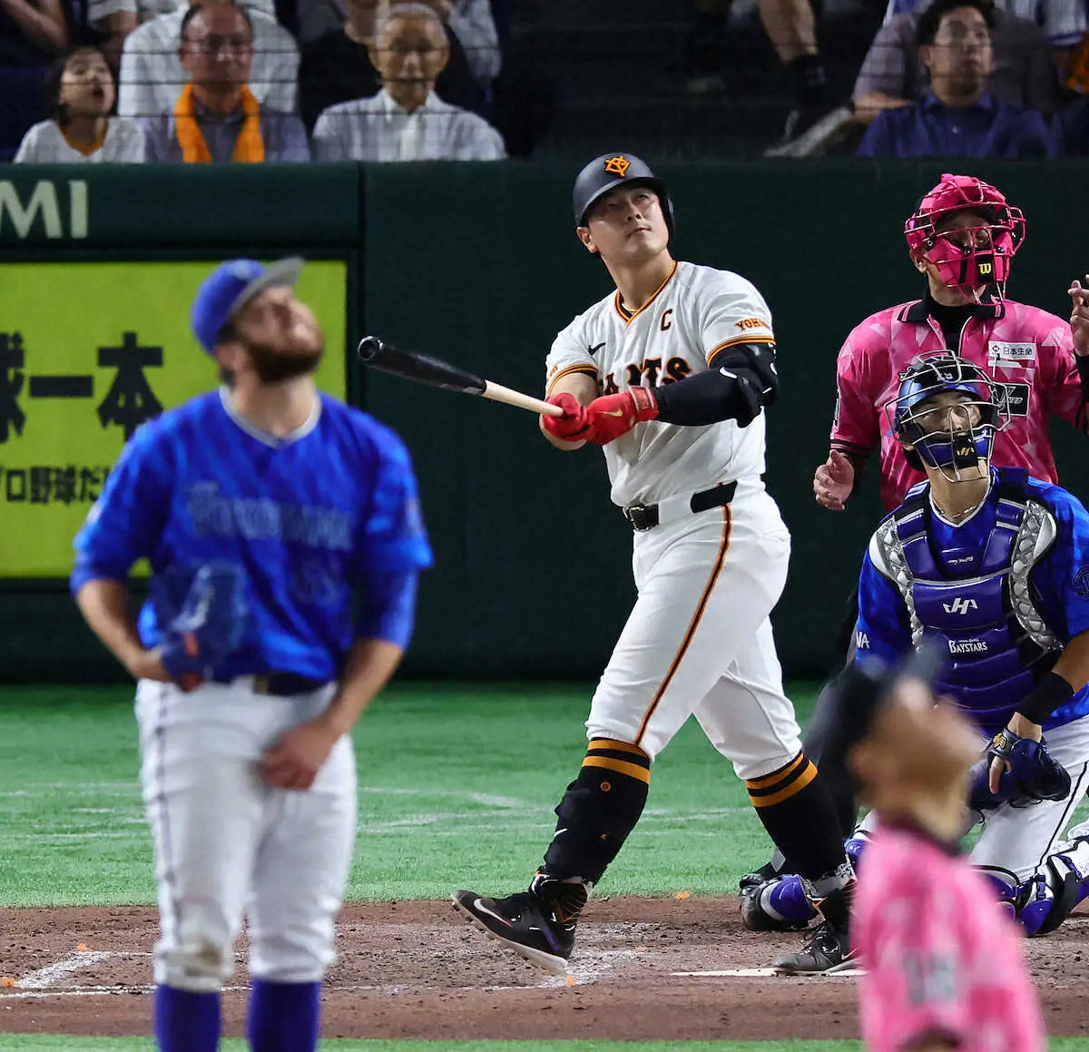 巨人・岡本4戦3発　3年ぶり2冠射程　25号2ランでヤクルト・村上超えトップ75打点　