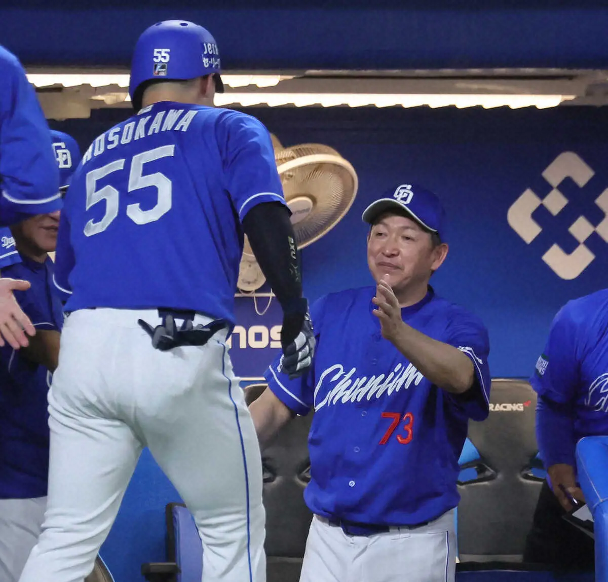 中日・細川が初回に21号「野球ができているのは監督のおかげ」　立浪監督退任表明後の一戦で奮起