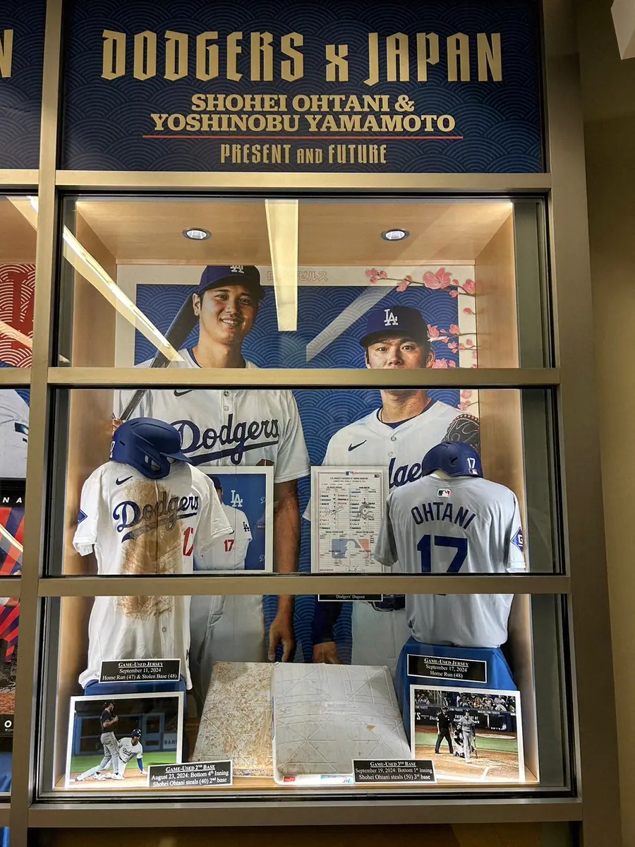 大谷翔平　40＆50盗塁目ベースなど“激レア記念グッズ”ドジャースタジアムで本日から展示　ファン殺到