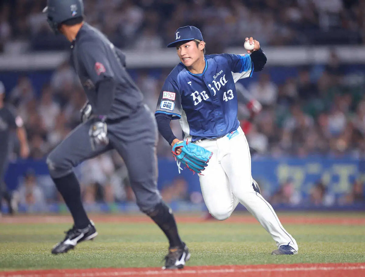 【画像・写真】西武・羽田慎之介　初回無死一、三塁から投ゴロで2失点…痛恨の悪送球に渡辺監督代行も苦い表情　